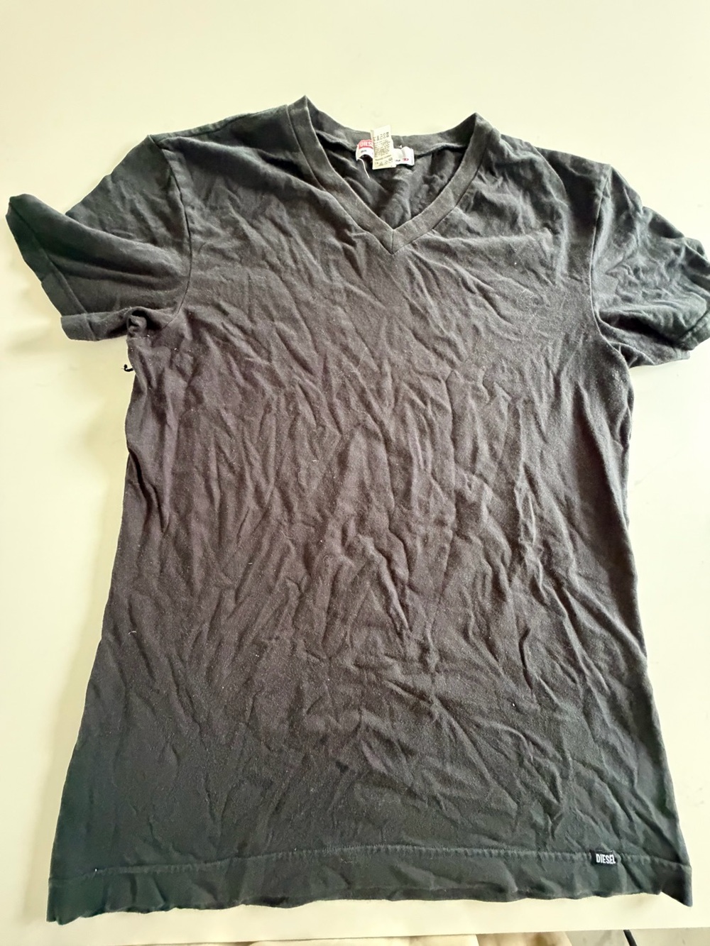 Y2K Diesel Men's Black V-Neck Tee